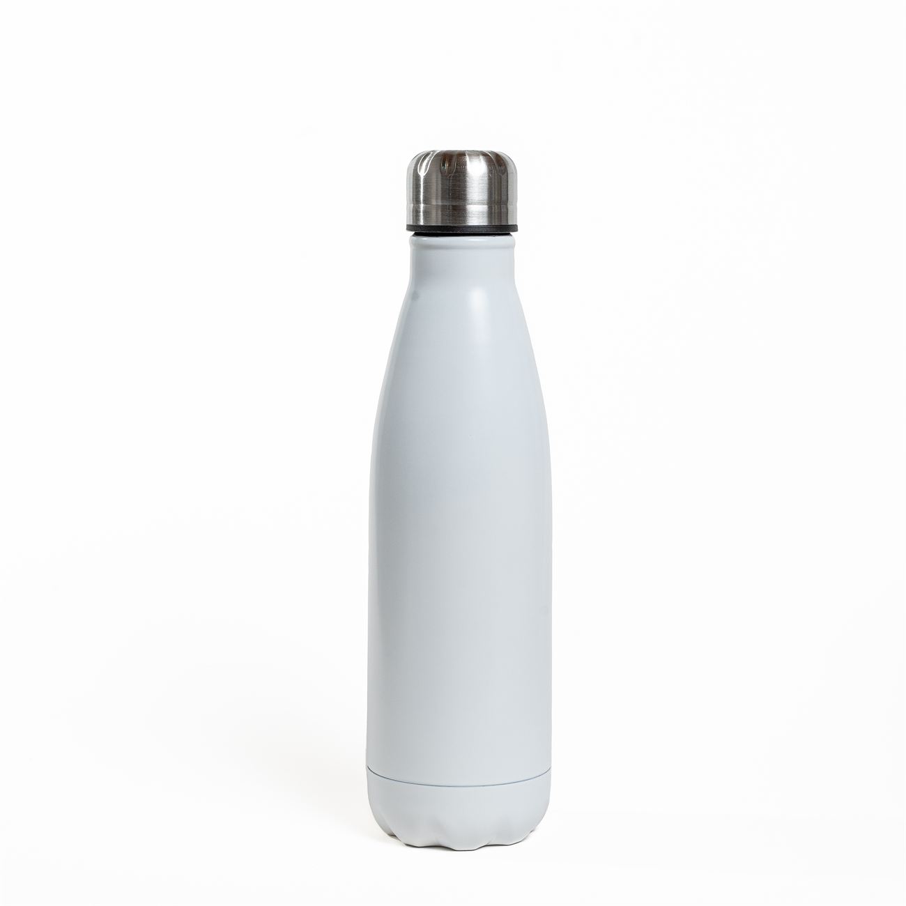 Descripción: Botella metálica pared simple de acero. Tapa a rosca con cierre hermético plástico con aro interno de silicona. Capacidad 750cc. Caja contenedora de cartón blanco